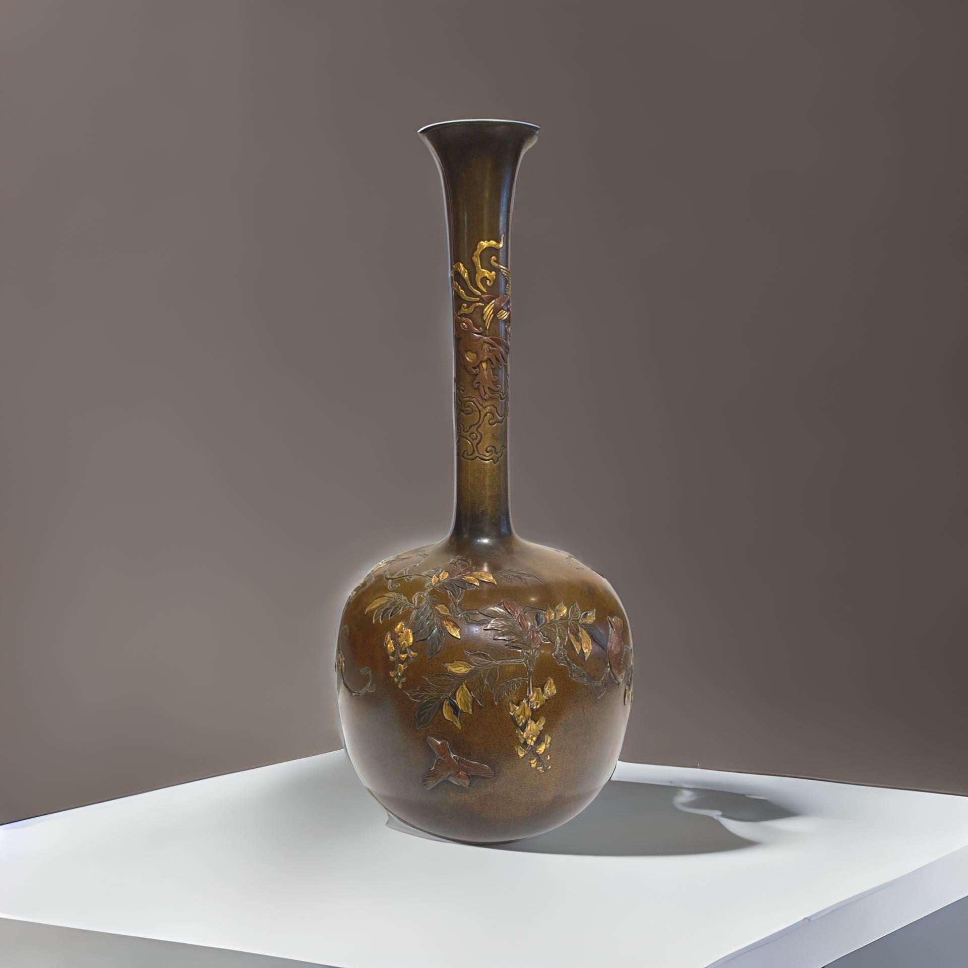 Bronze Vase - PetitMusee